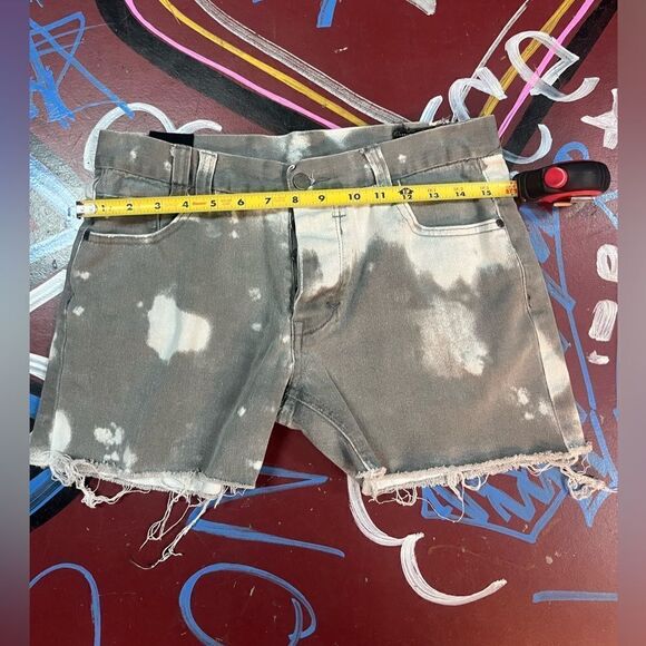 Insight Acid Wash shorts - Picture 5 of 6